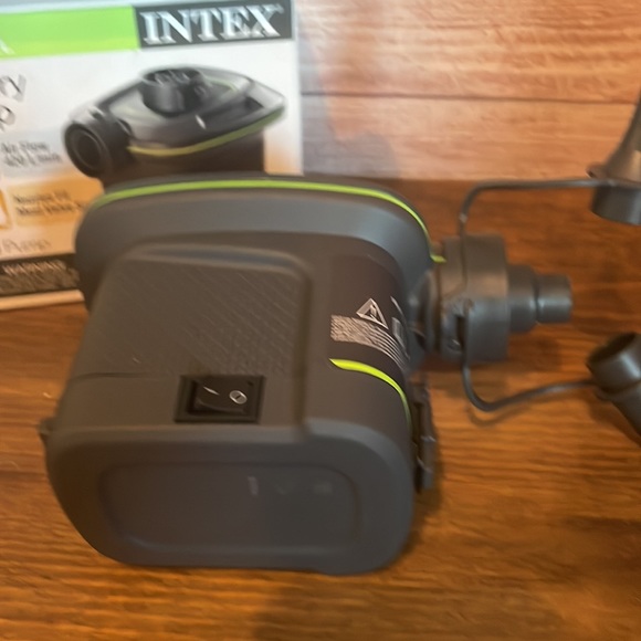 Intex Quick-Fill Air Pump Series for Inflatables Mattress Bed Pool Toy (AC/DC - Picture 10 of 12